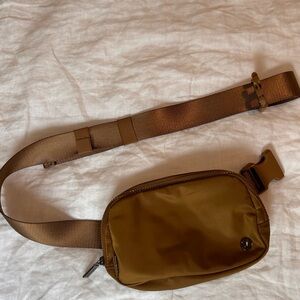 Lululemon Everywhere Belt Bag
